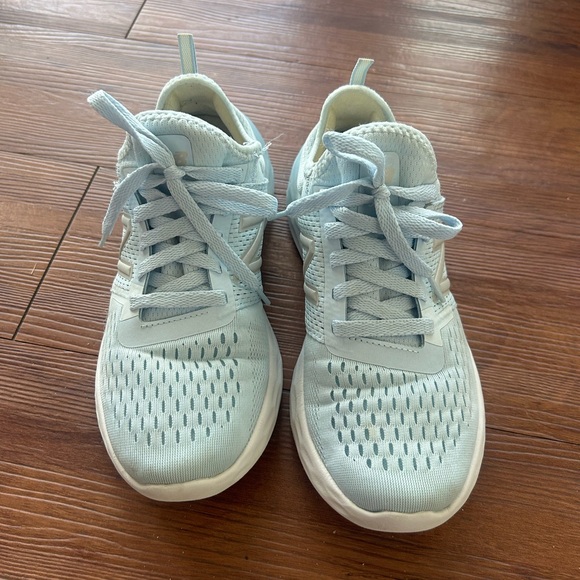 New Balance Womens WSPTRB2 Light Blue Running Shoes Size 9 (M) - Picture 2 of 11
